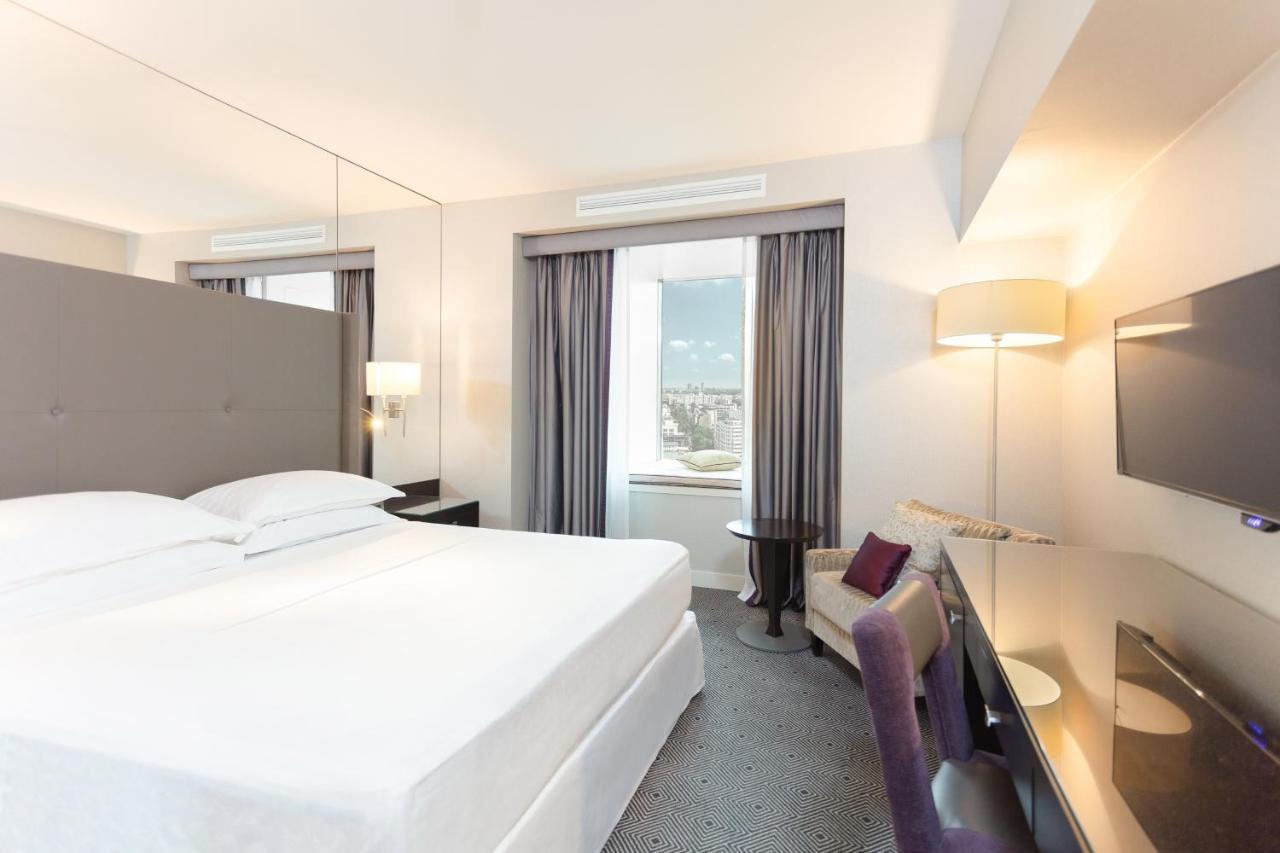 Sheraton Bucharest Hotel Eksteriør bilde A room at the hotel