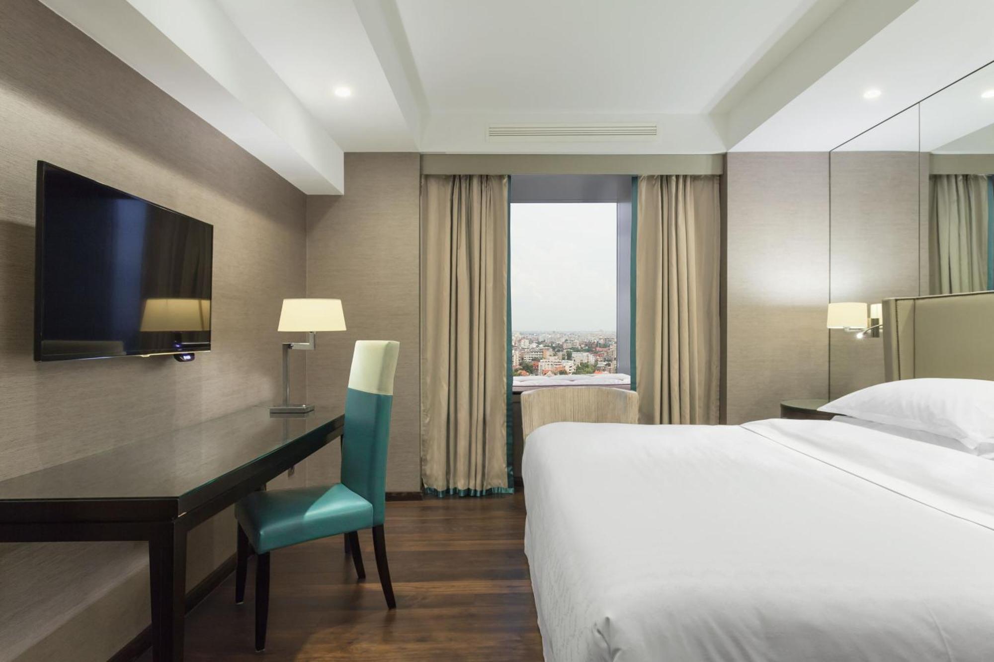 Sheraton Bucharest Hotel Eksteriør bilde Deluxe room