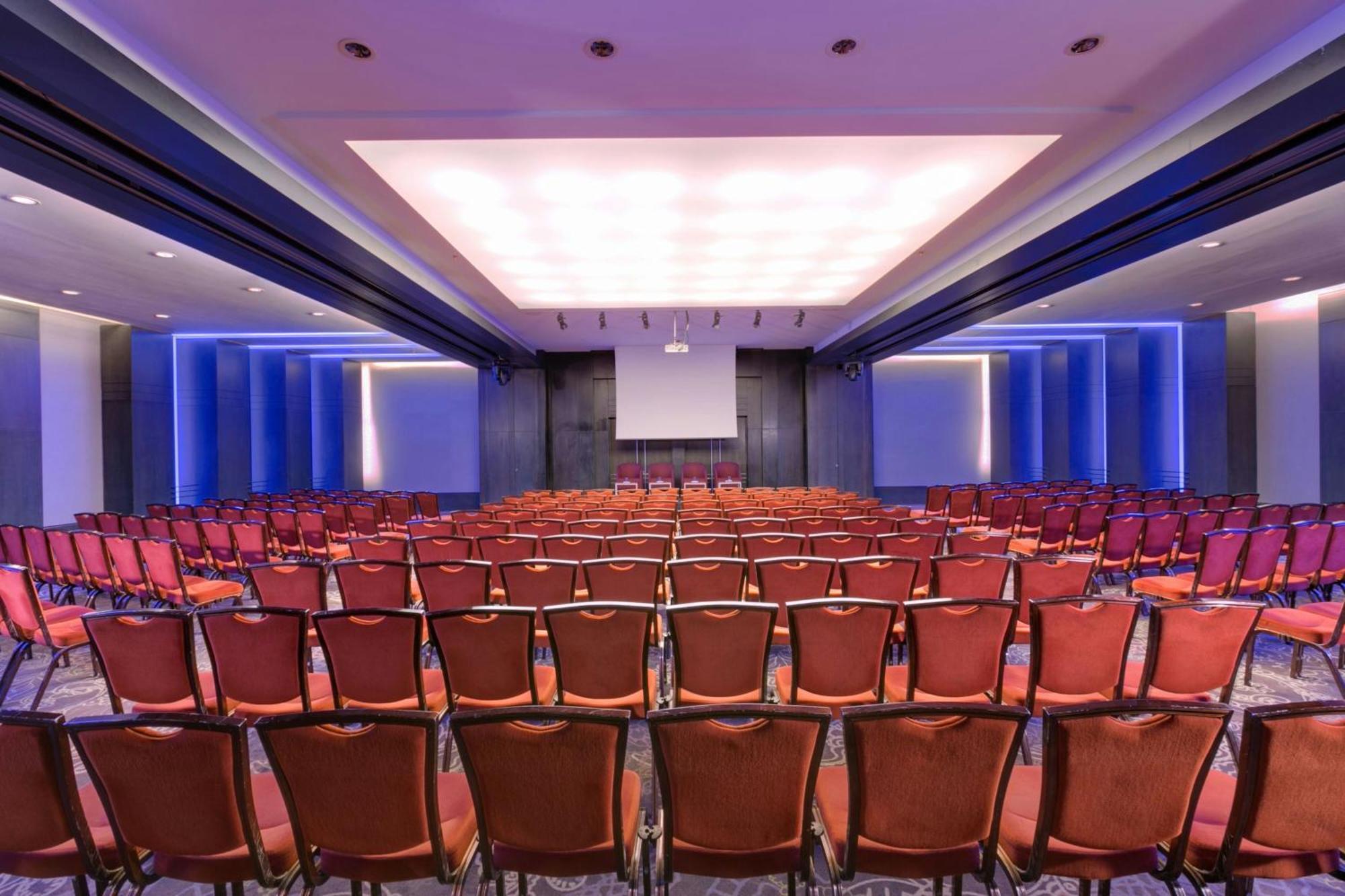 Sheraton Bucharest Hotel Eksteriør bilde The Grand Ballroom