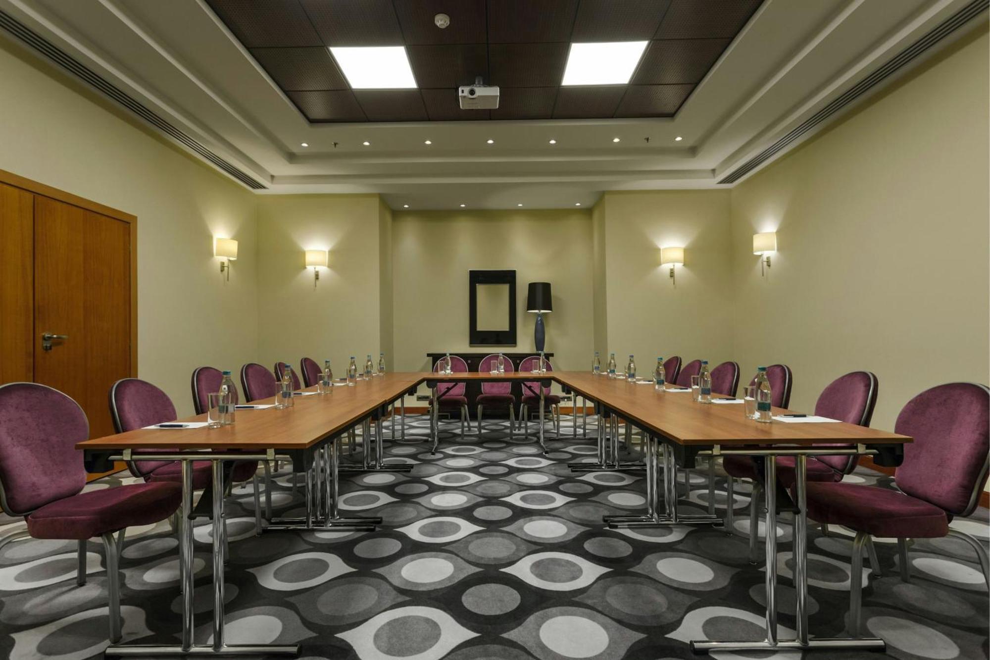 Sheraton Bucharest Hotel Eksteriør bilde Meeting room