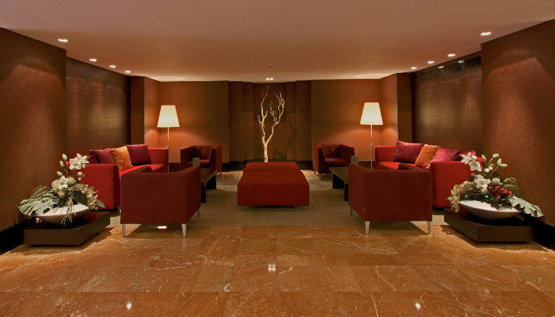 Sheraton Bucharest Hotel Eksteriør bilde The lobby of the hotel